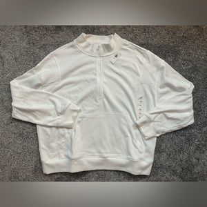 NWT! White Old Navy 1/2 zip sweatshirt size XL!